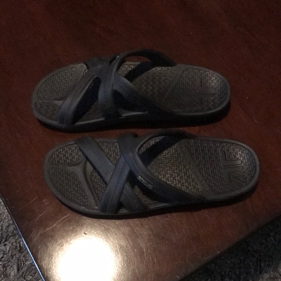 Telic Mallory midnight black flip flop sandals - Picture 1 of 3